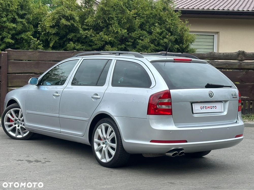 Skoda Octavia 2.0 TDI CR DPF RS - 14