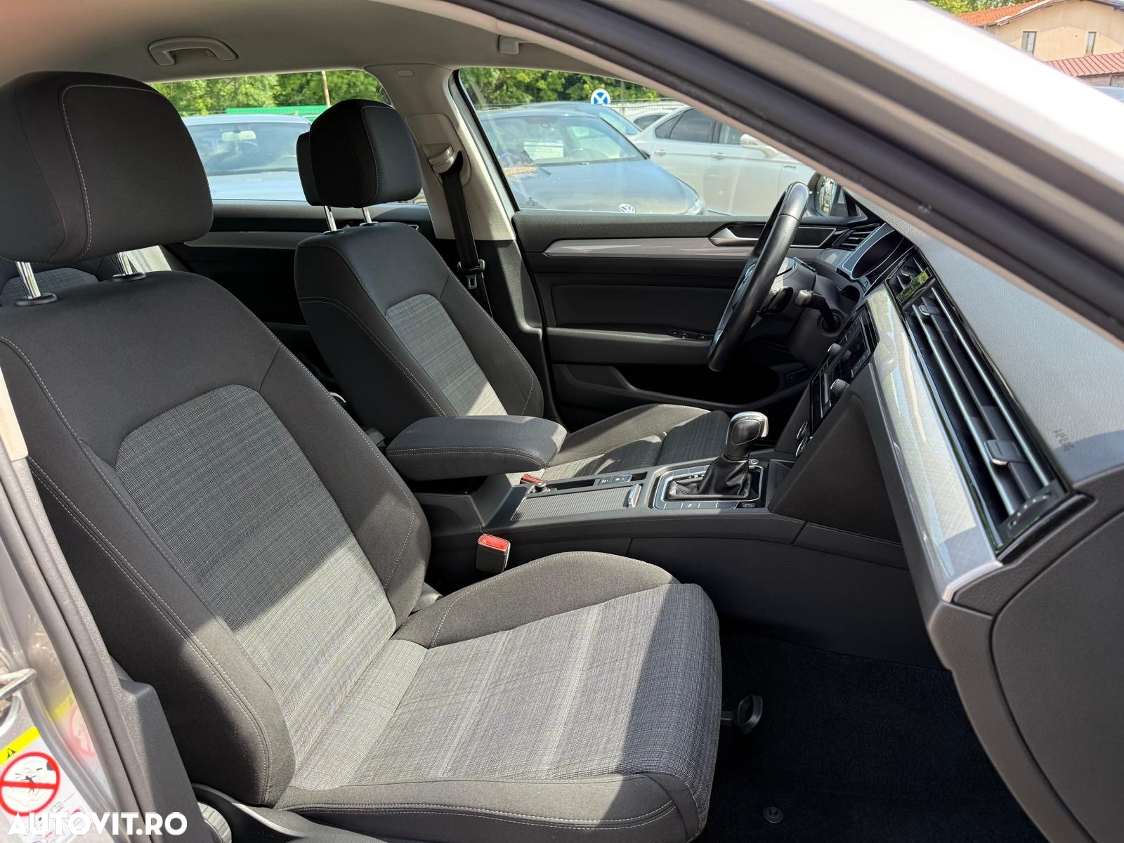 Volkswagen Passat - 27