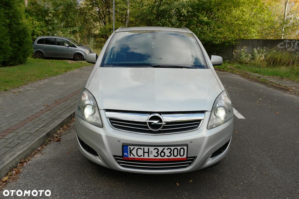Opel Zafira 2011 photo 2