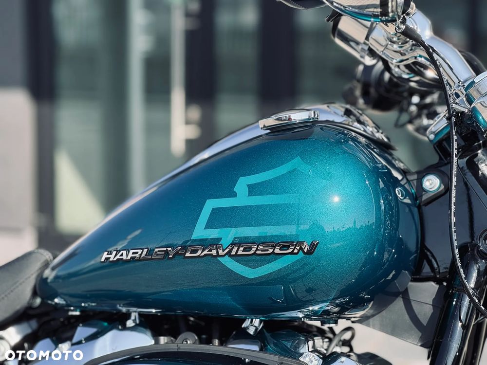 Harley-Davidson Softail Breakout - 7