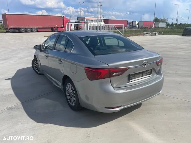 Toyota Avensis 1.8 Executive - 4