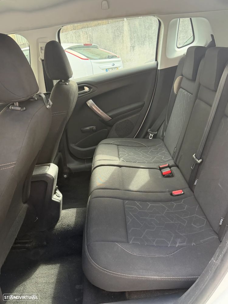 Peugeot 2008 1.6 BlueHDi Allure - 7