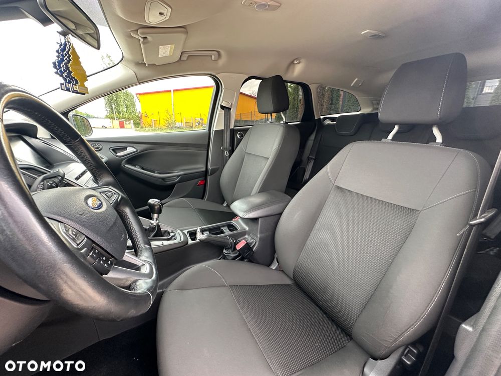 Ford Focus 1.6 TDCi DPF Titanium - 16