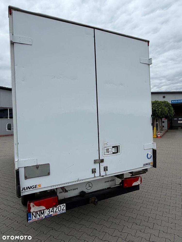 Mercedes-Benz Sprinter - 4