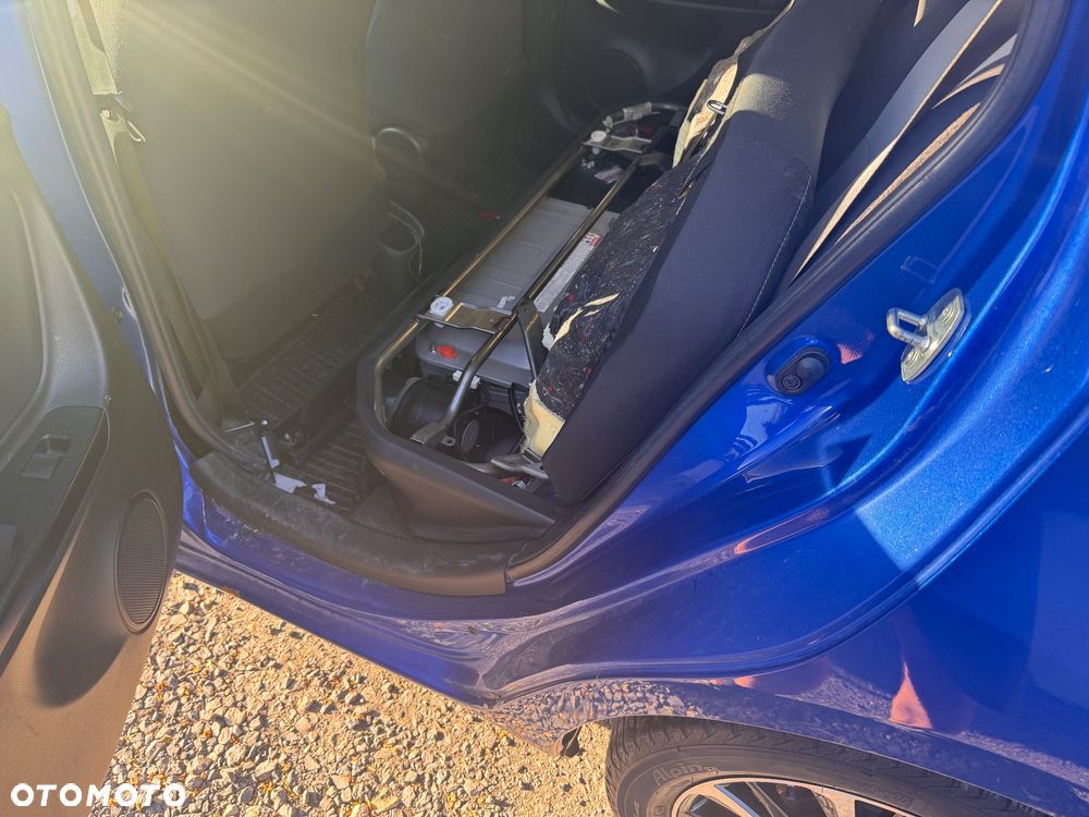Toyota Yaris Hybrid 100 Premium - 37