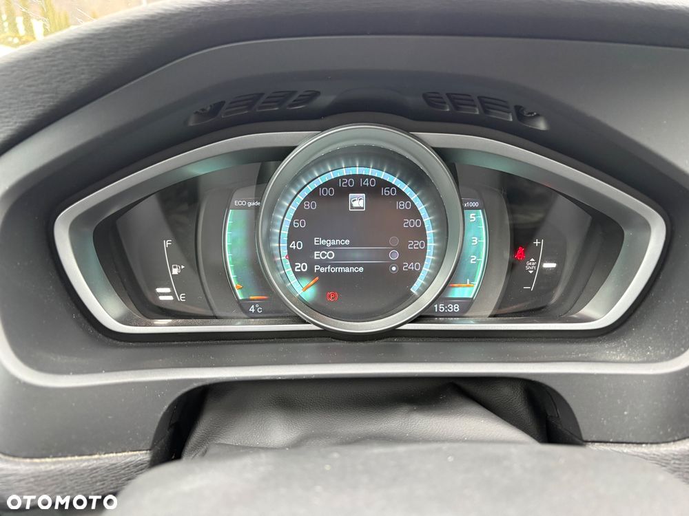 Volvo V40 D4 Summum - 18