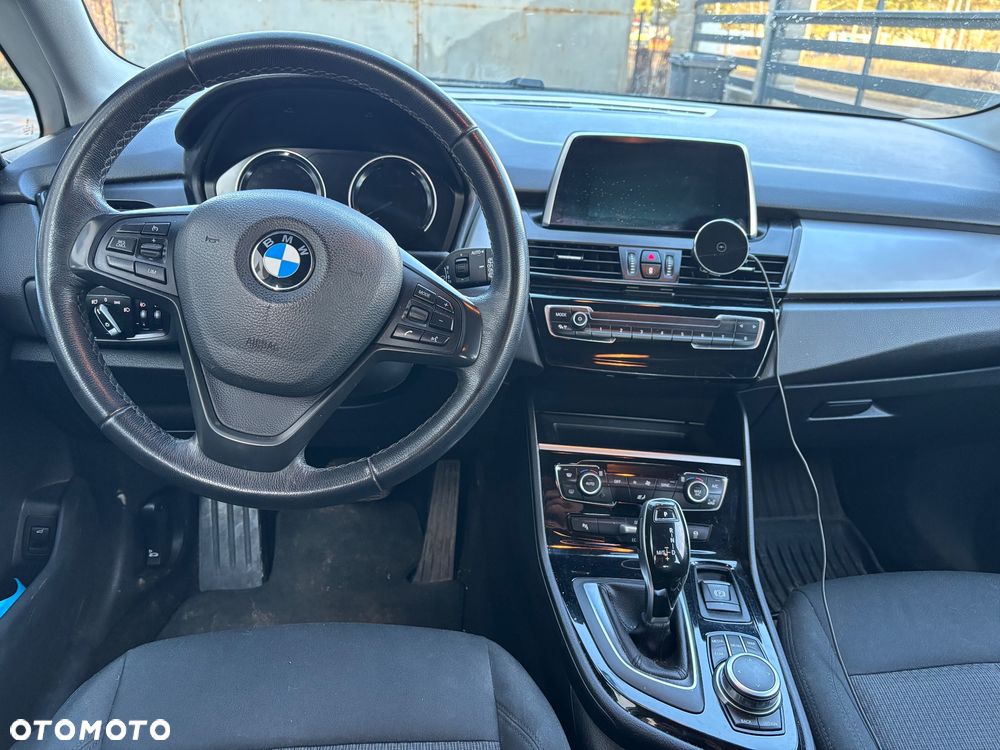 BMW Seria 2 216d - 7