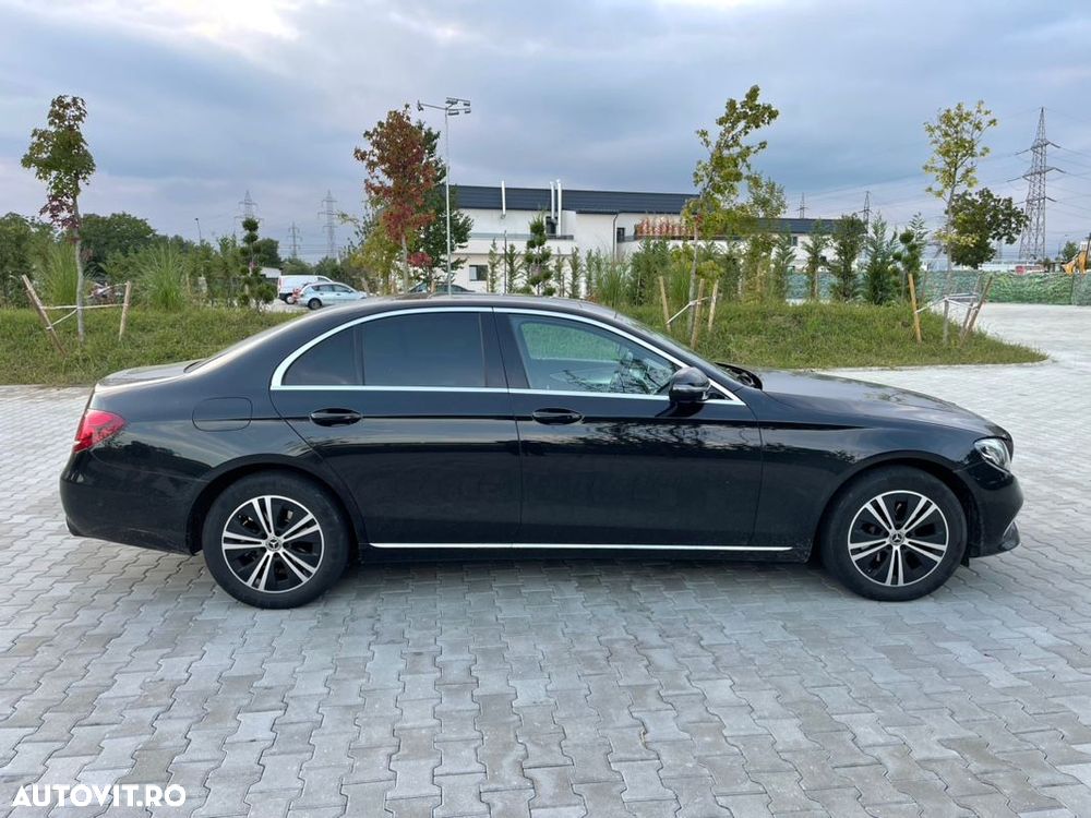 Mercedes-Benz E 220 d T 9G-TRONIC - 8