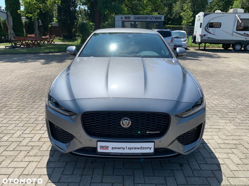 Jaguar XE 2.0 D200 mHEV AWD R-Dynamic SE - 4
