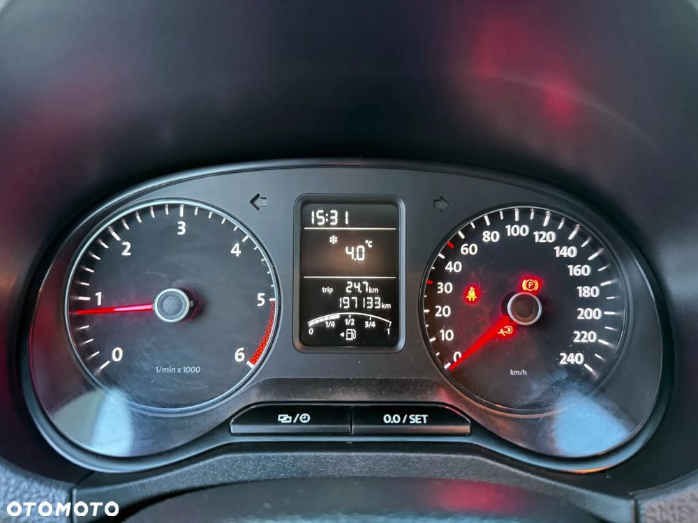 Volkswagen Amarok Double Cab 2.0 TDi Trendline - 10