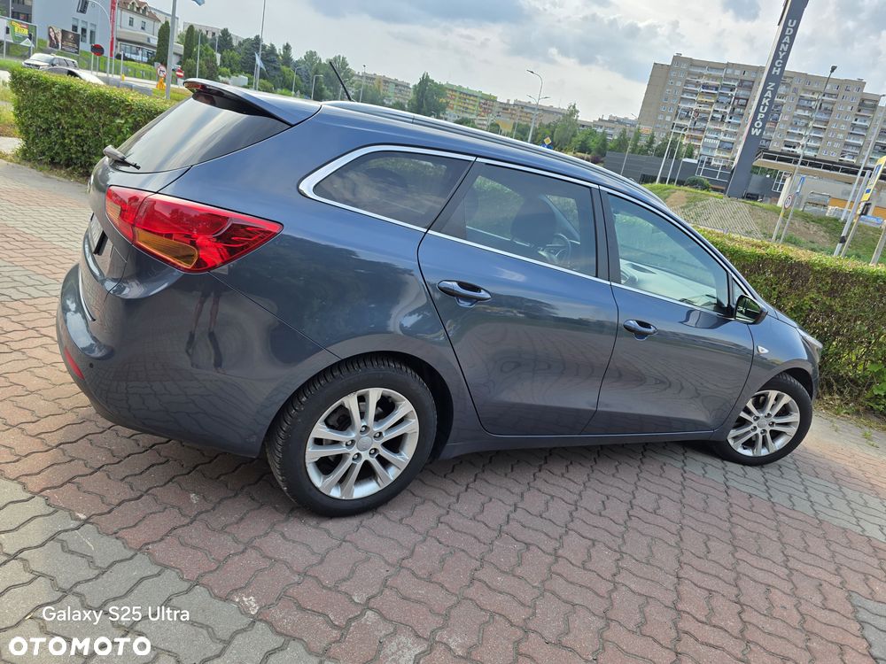 Kia Ceed 1.6 GDI ISG Dream Team Edition - 34
