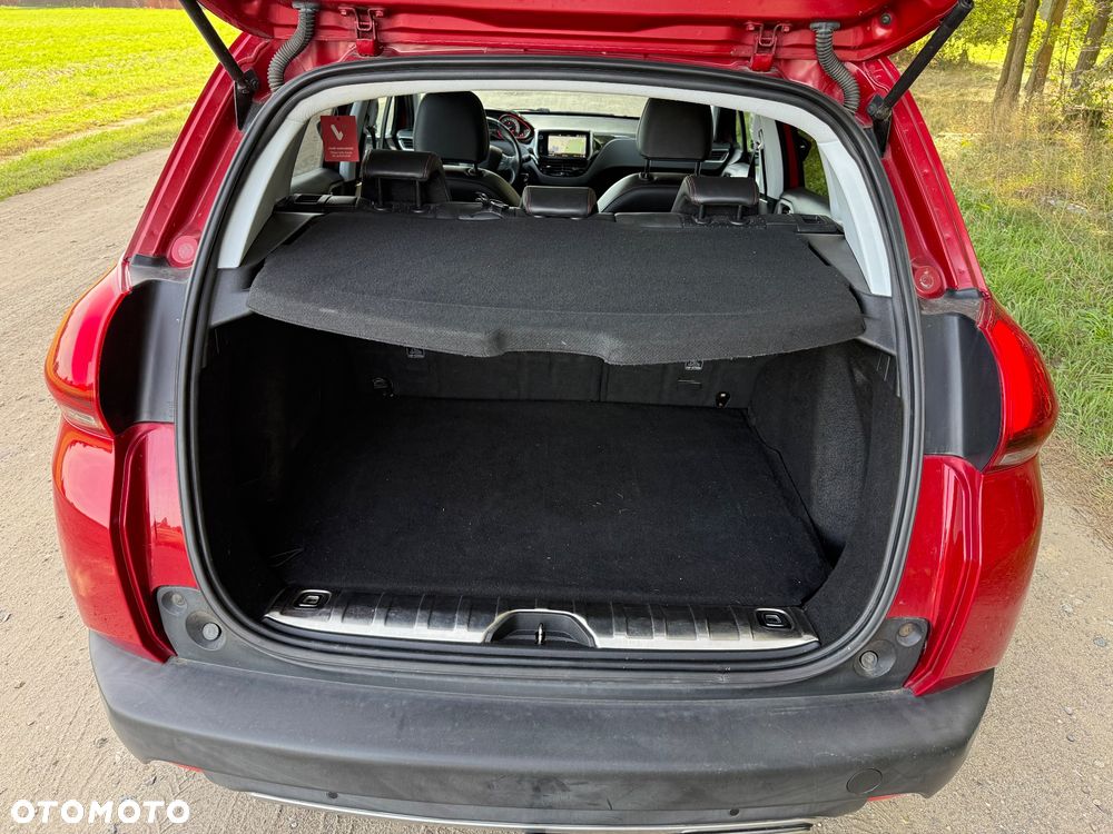 Peugeot 2008 1.2 Pure Tech Allure S&S - 27