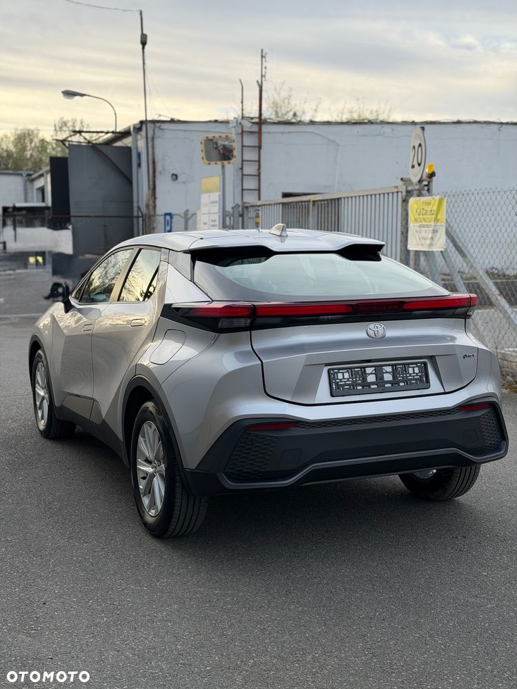 Toyota C-HR Business-Edition - 3