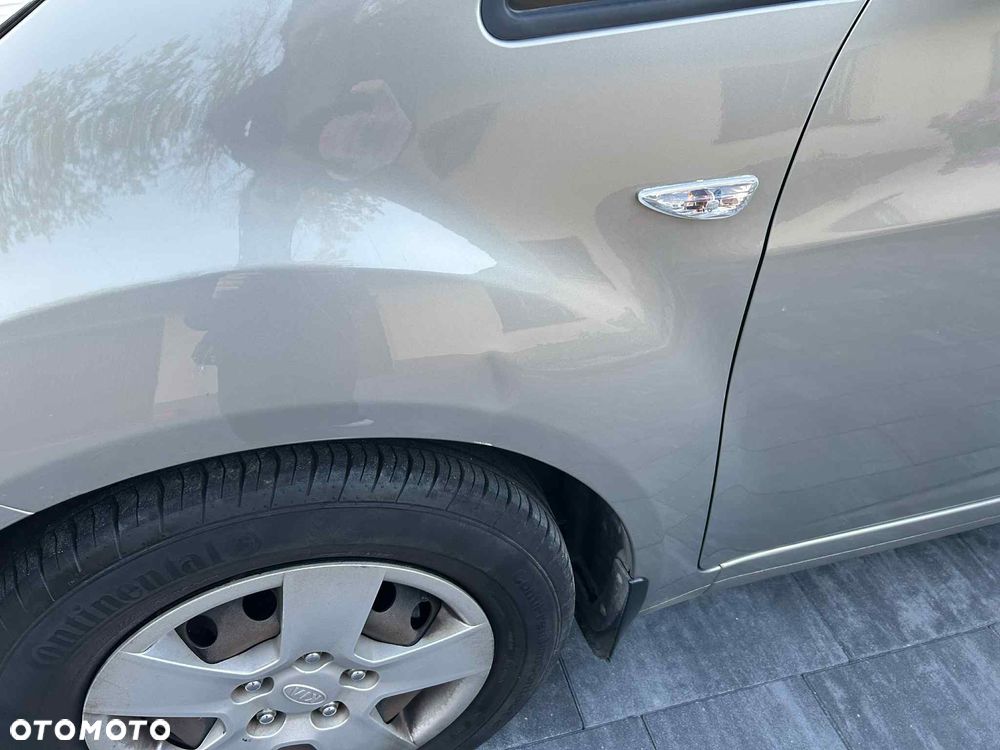 Kia Venga 1.4 L - 10