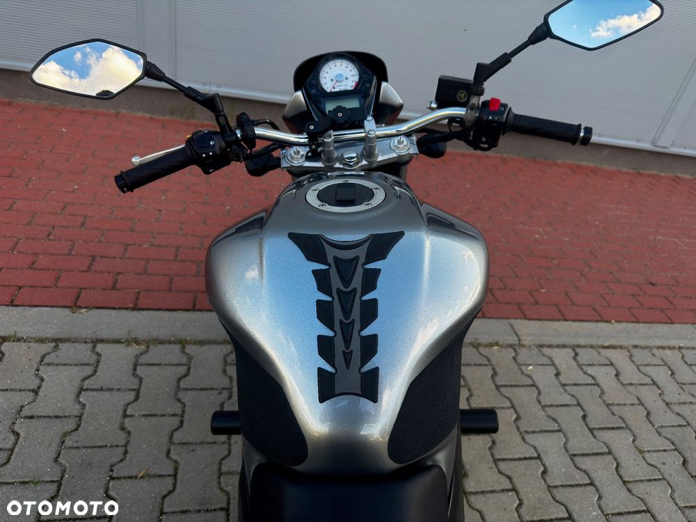 Suzuki SV - 13