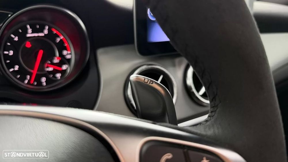 Mercedes-Benz CLA 45 AMG 4Matic 7G-DCT - 33