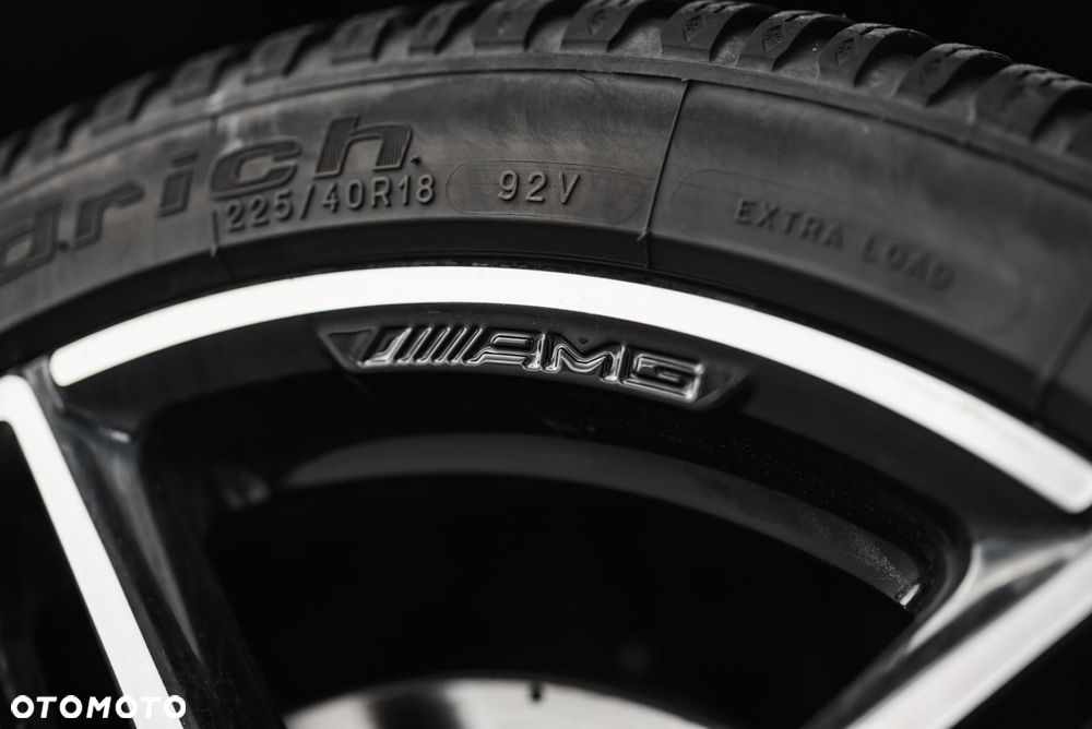 Mercedes-Benz CLA 220 4-Matic AMG Line - 36