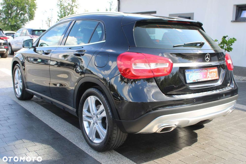 Mercedes-Benz GLA - 15