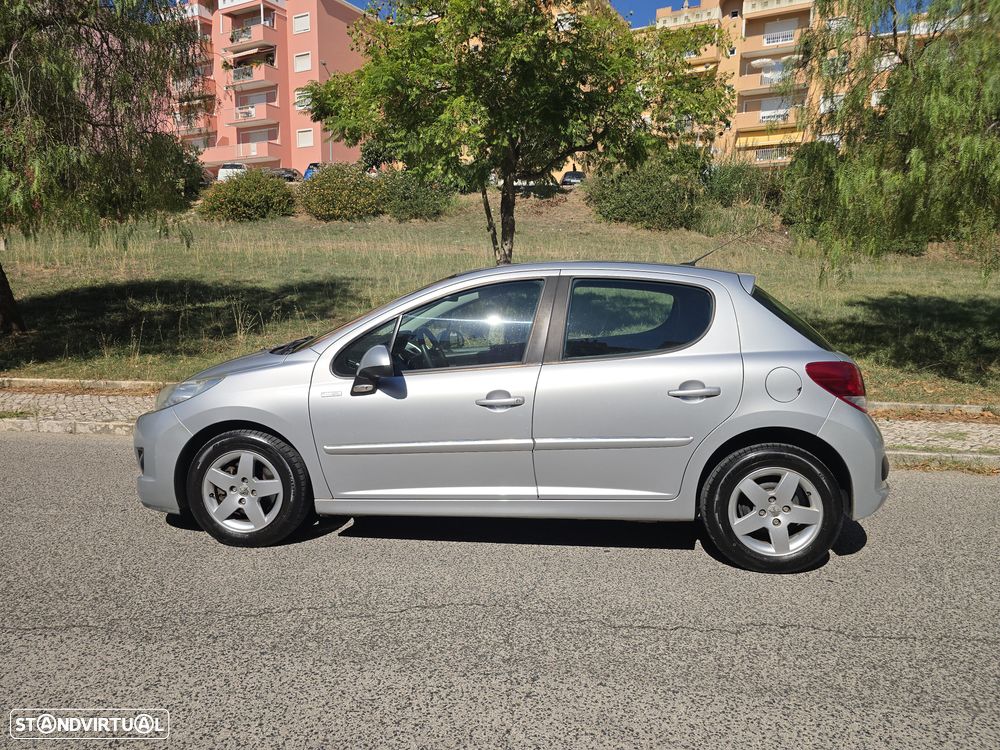 Peugeot 207 - 14