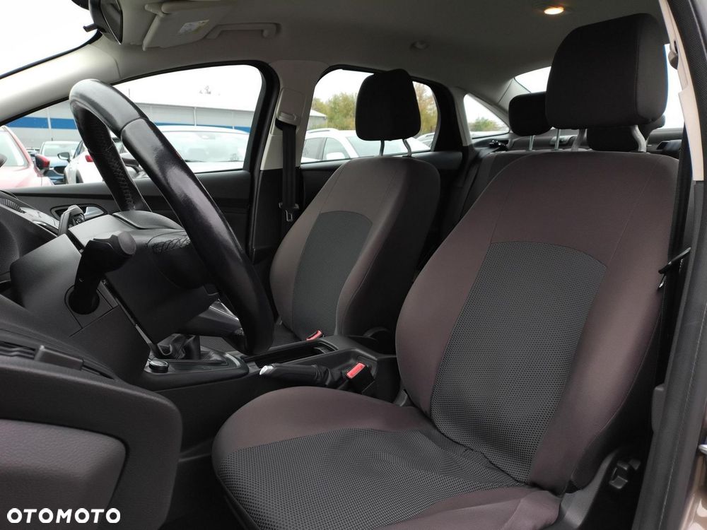 Ford Focus 1.6 Trend - 19