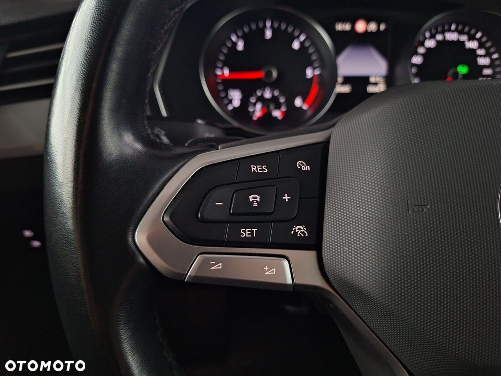 Volkswagen Passat - 34