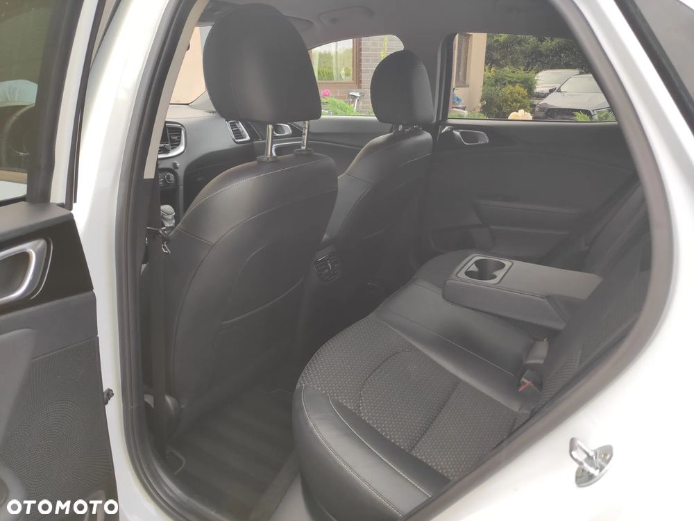Kia XCeed - 18