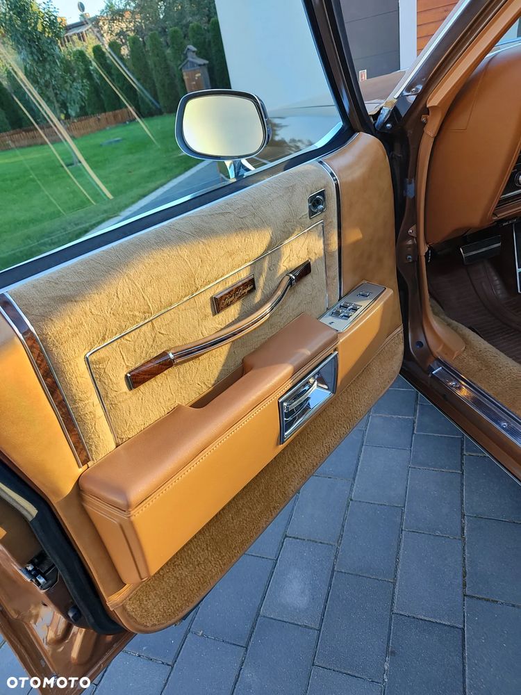 Oldsmobile Delta 88 - 14
