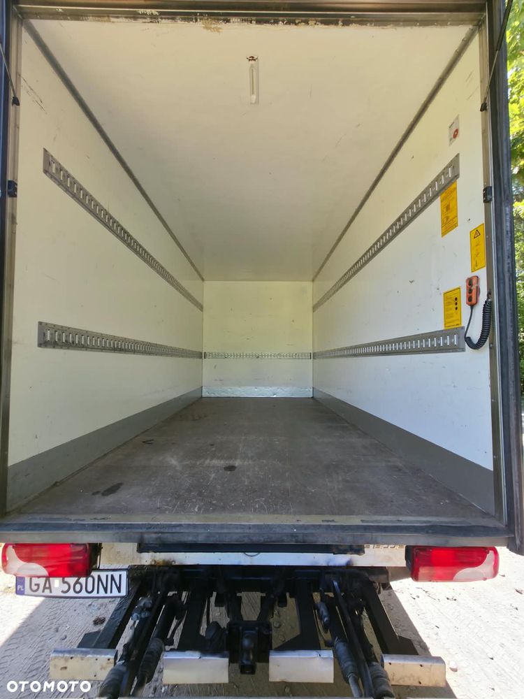 Mercedes-Benz SPRINTER - 13