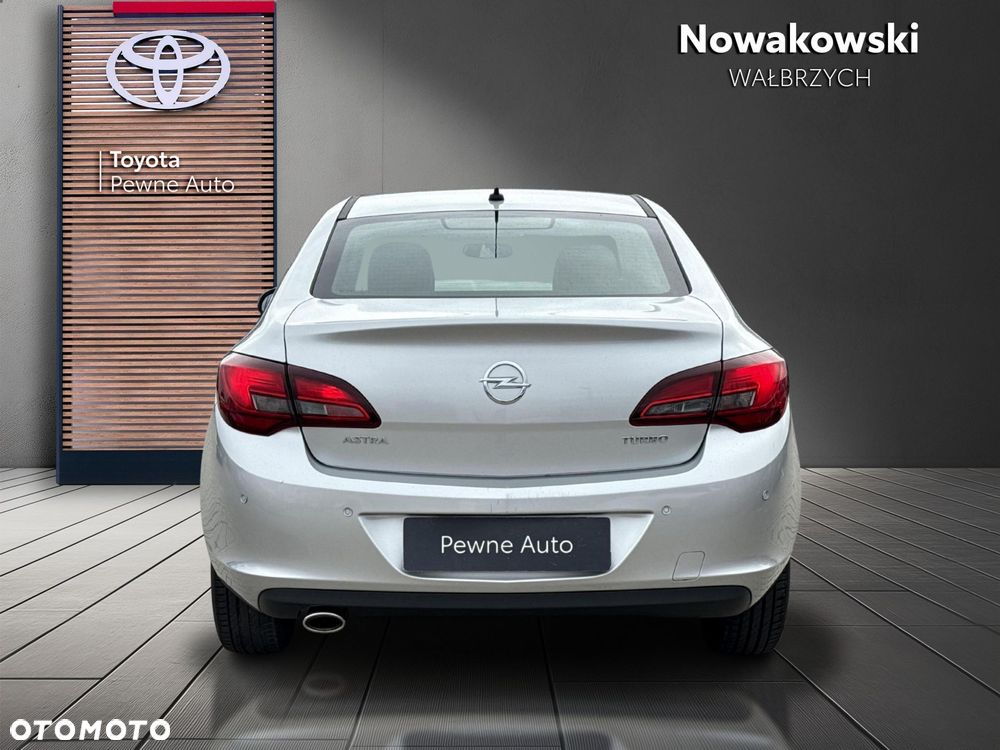 Opel Astra IV 1.4 T EU6 - 8