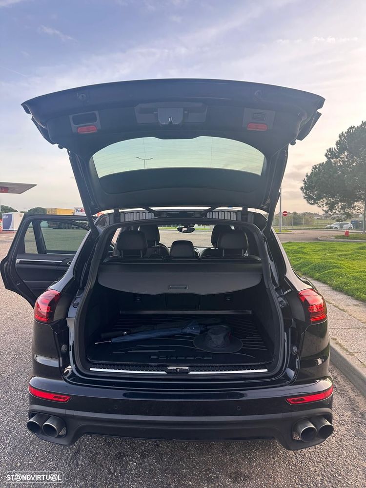 Porsche Cayenne - 12