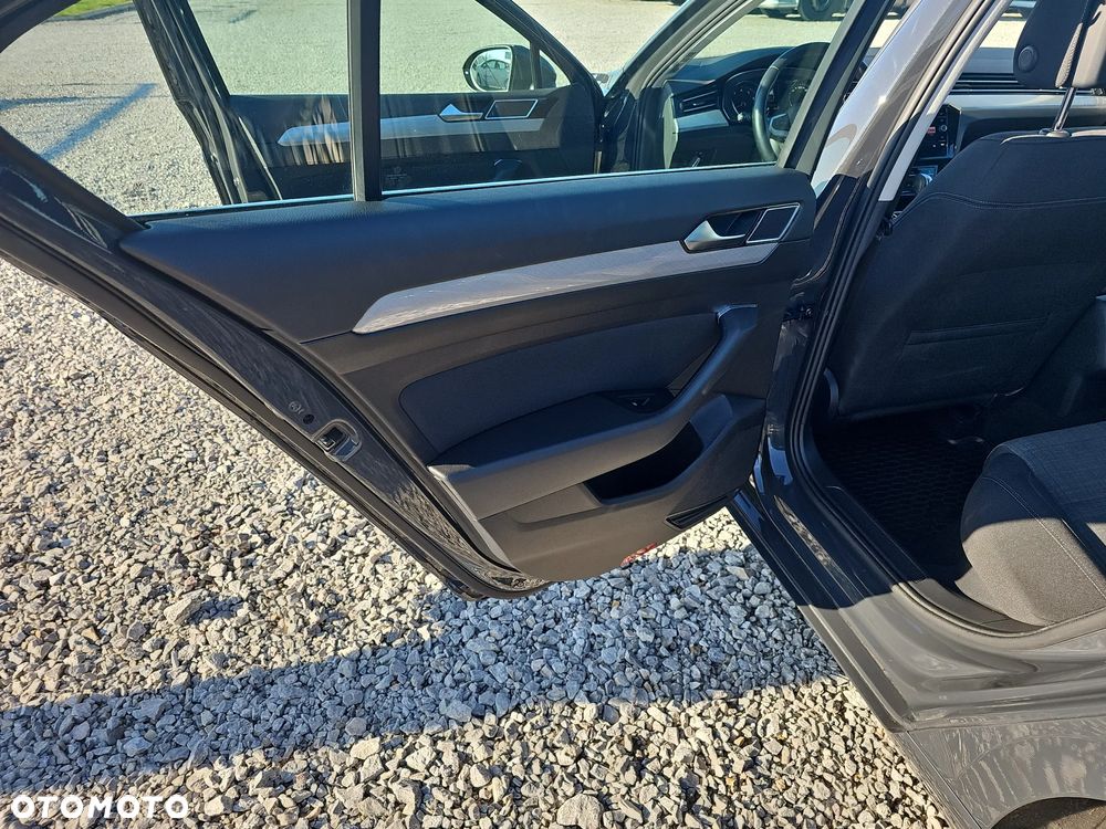 Volkswagen Passat 2.0 TSI Business DSG - 21