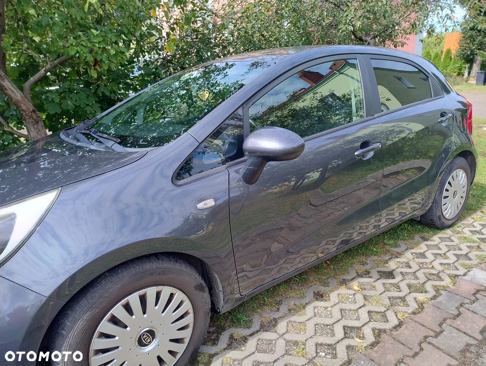 Kia Rio - 2