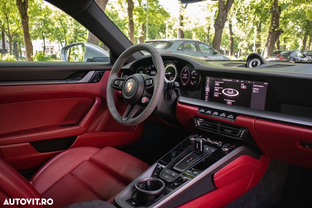 Porsche 911 Carrera 4S PDK - 8