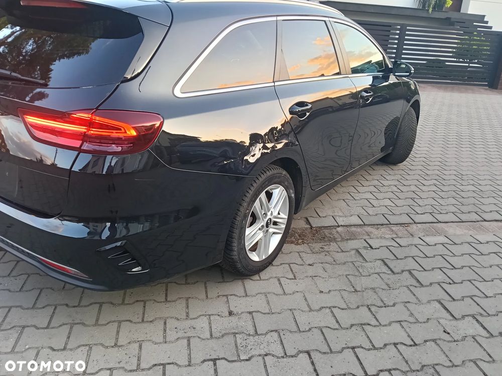 Kia Ceed - 13