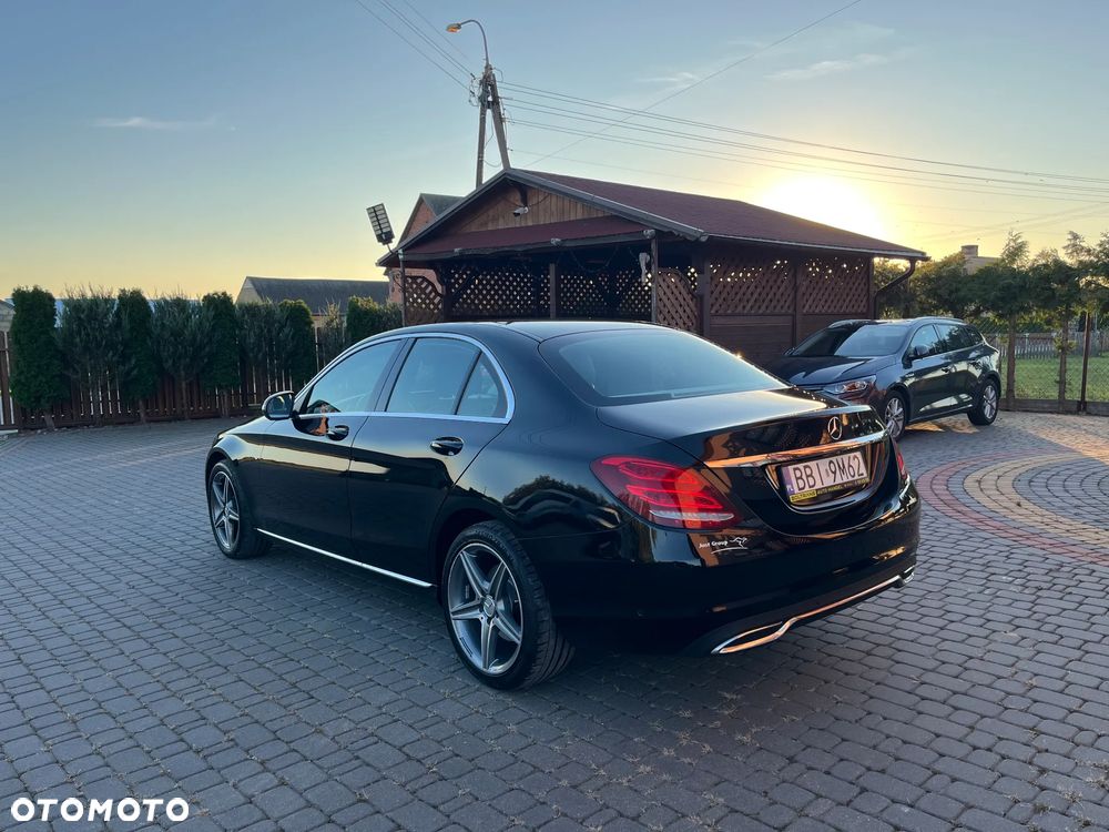 Mercedes-Benz C-Class 2019 photo 2