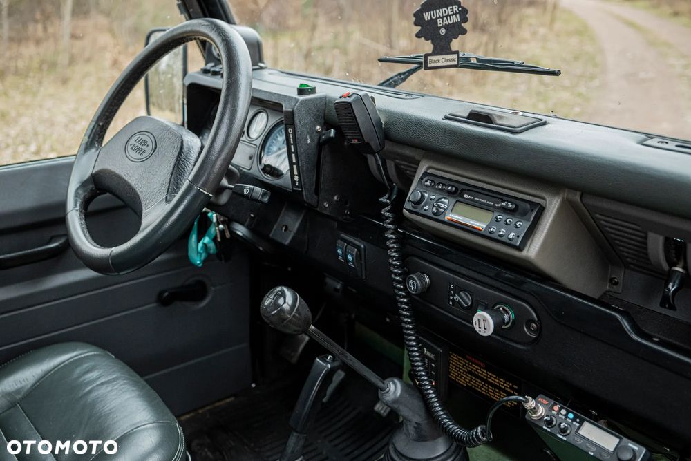 Land Rover Defender - 28