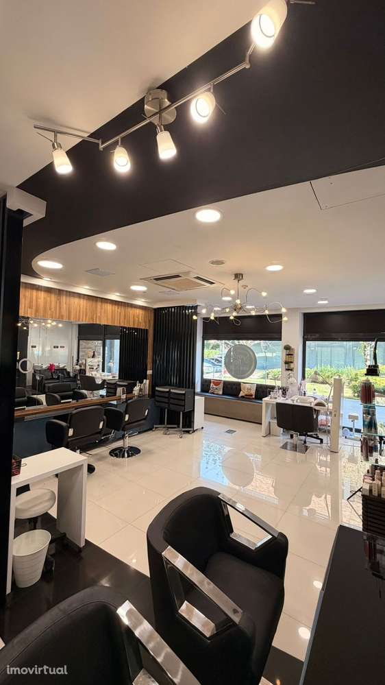Arrendamento de Mesa de Manicure – Espaço Premium - Grande imagem: 2/5