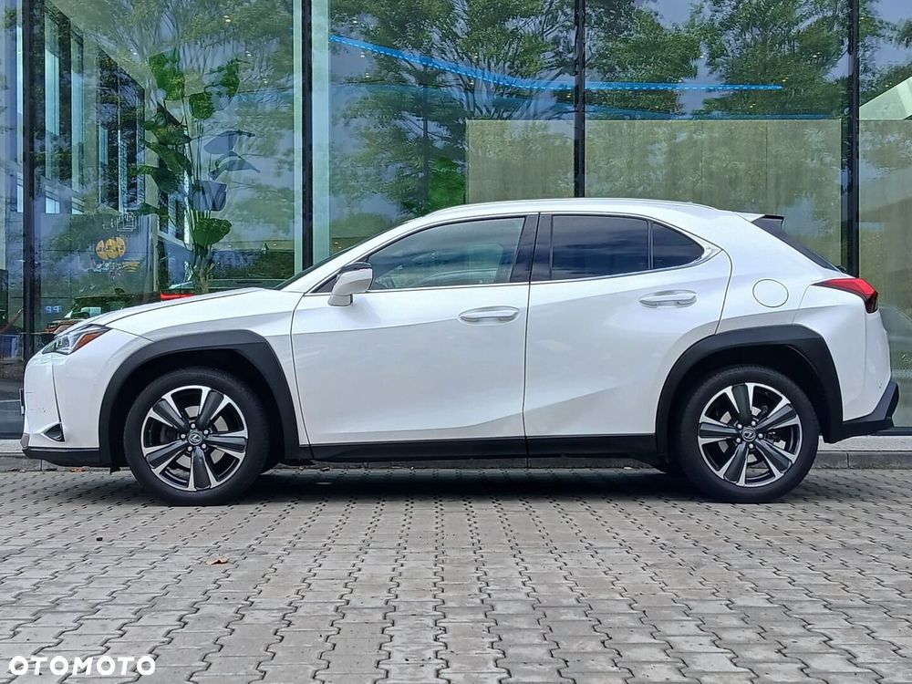 Lexus UX - 3