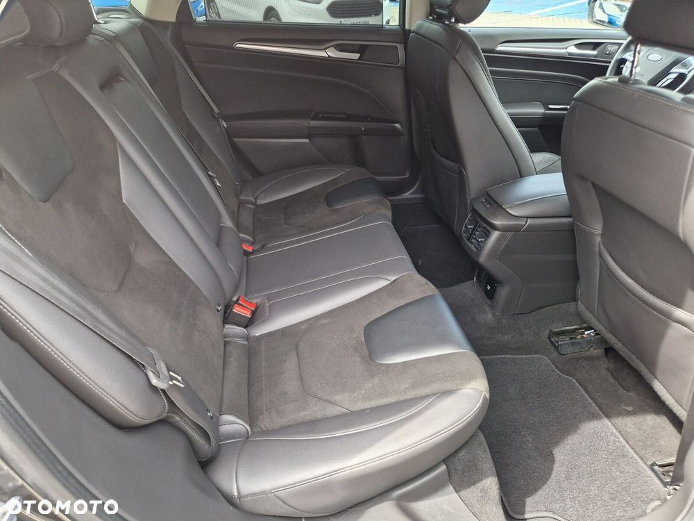 Ford Mondeo 2.0 TDCi Bi-Turbo Titanium PowerShift - 30