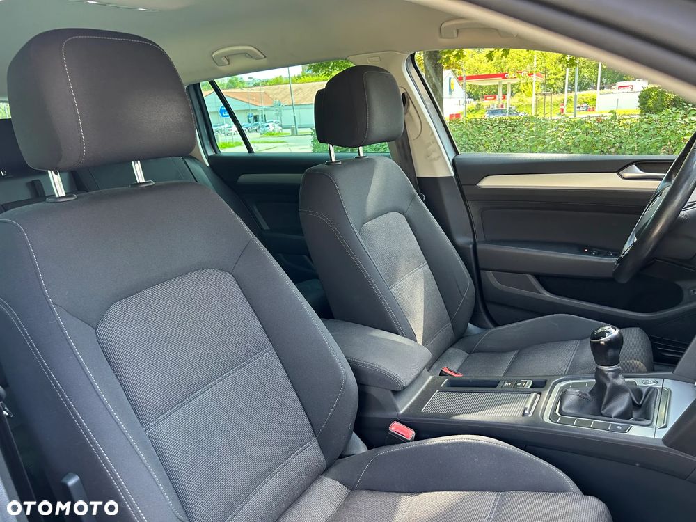 Volkswagen Passat Variant 2.0 TDI SCR Comfortline - 12