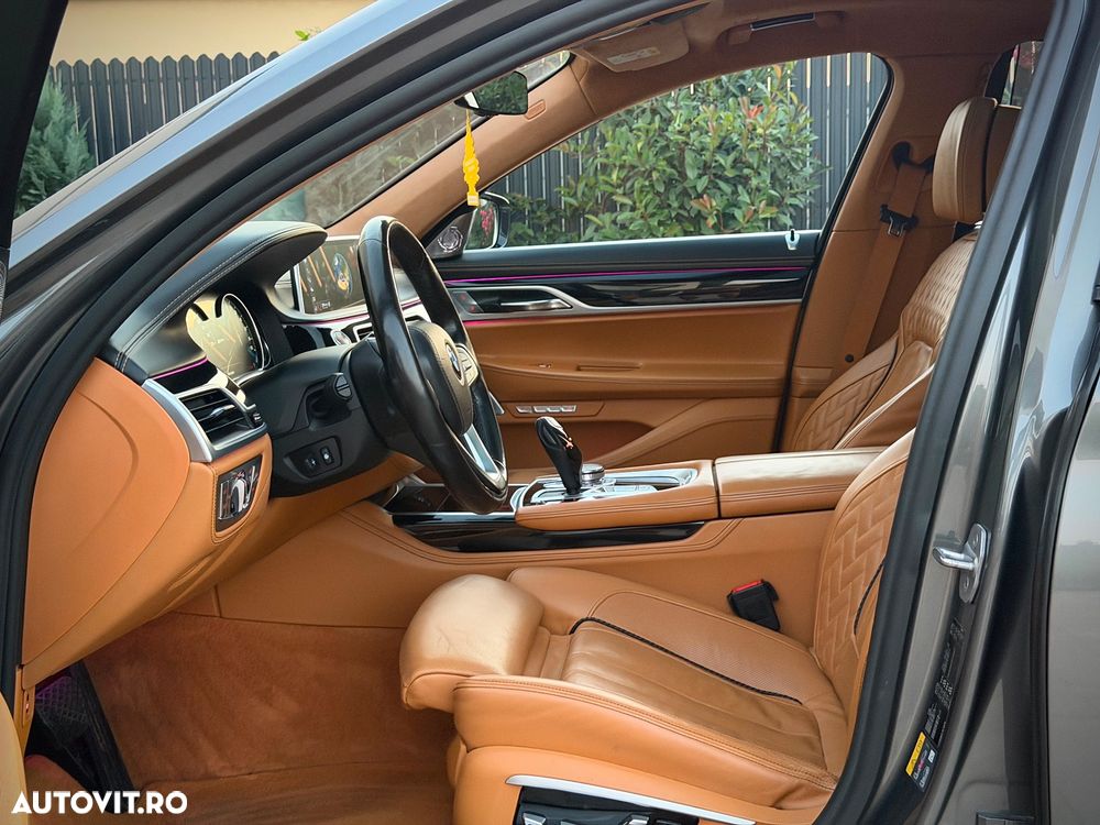 BMW Seria 7 740e iPerformance - 22