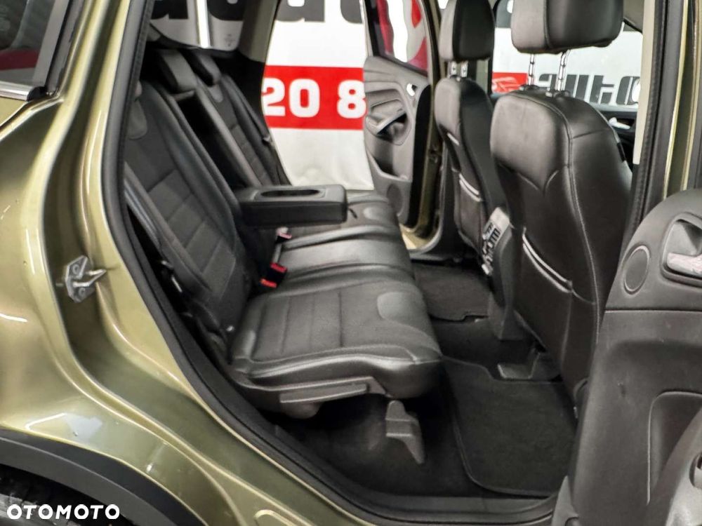 Ford Kuga - 38