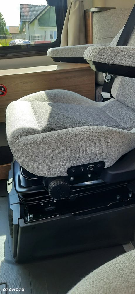 KNAUS L!VE I 700 MEG - 9