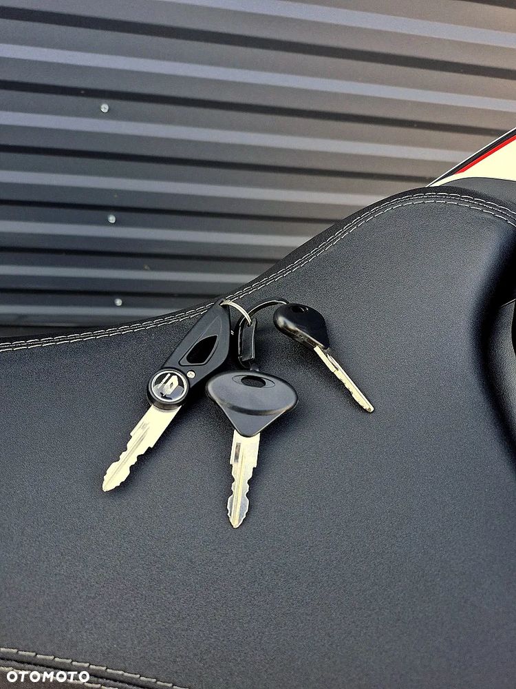 QJMOTOR SRK 125S - 10