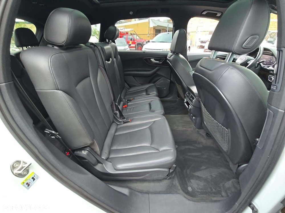 Audi Q7 3.0 TFSI Quattro Tiptronic - 9