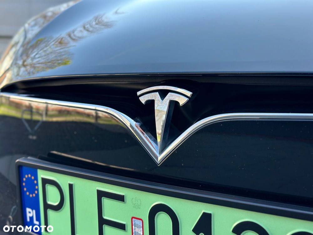 Tesla Model S - 14