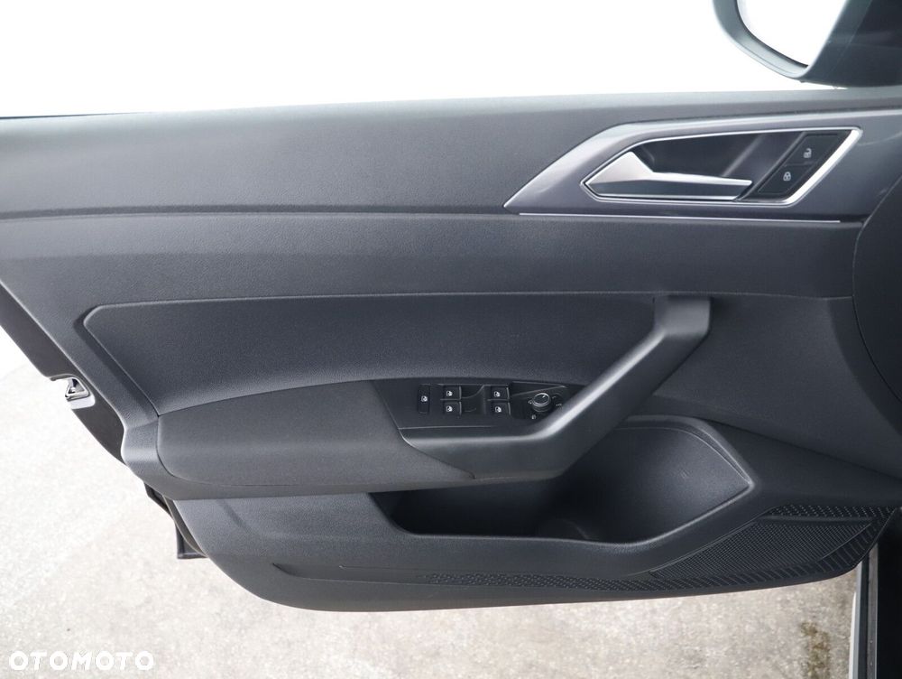 Volkswagen Taigo 1.0 TSI Style DSG - 10