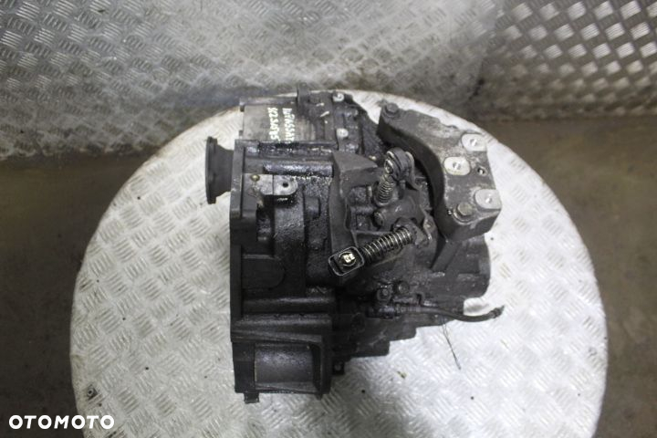 SKRZYNIA BIEGÓW 5 VOLKSWAGEN PASSAT B6 2.0TDI JLU - 3