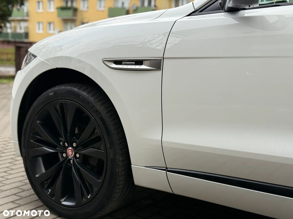 Jaguar F-Pace 20d AWD R-Sport - 18
