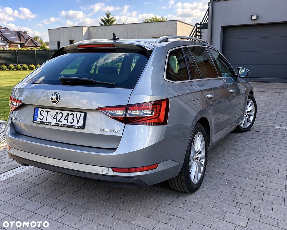 Skoda Superb 2.0 TDI Ambition - 4